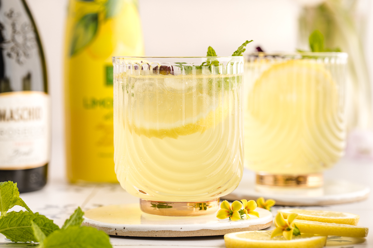 Limoncello Spritz