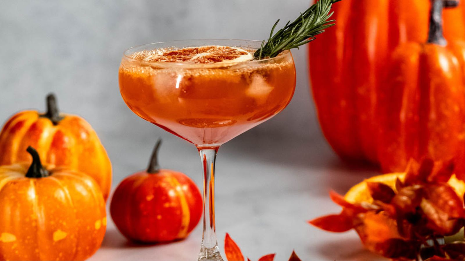 10 Thanksgiving Cocktails That’ll Make Guests Think You Hired a Professional Bartender